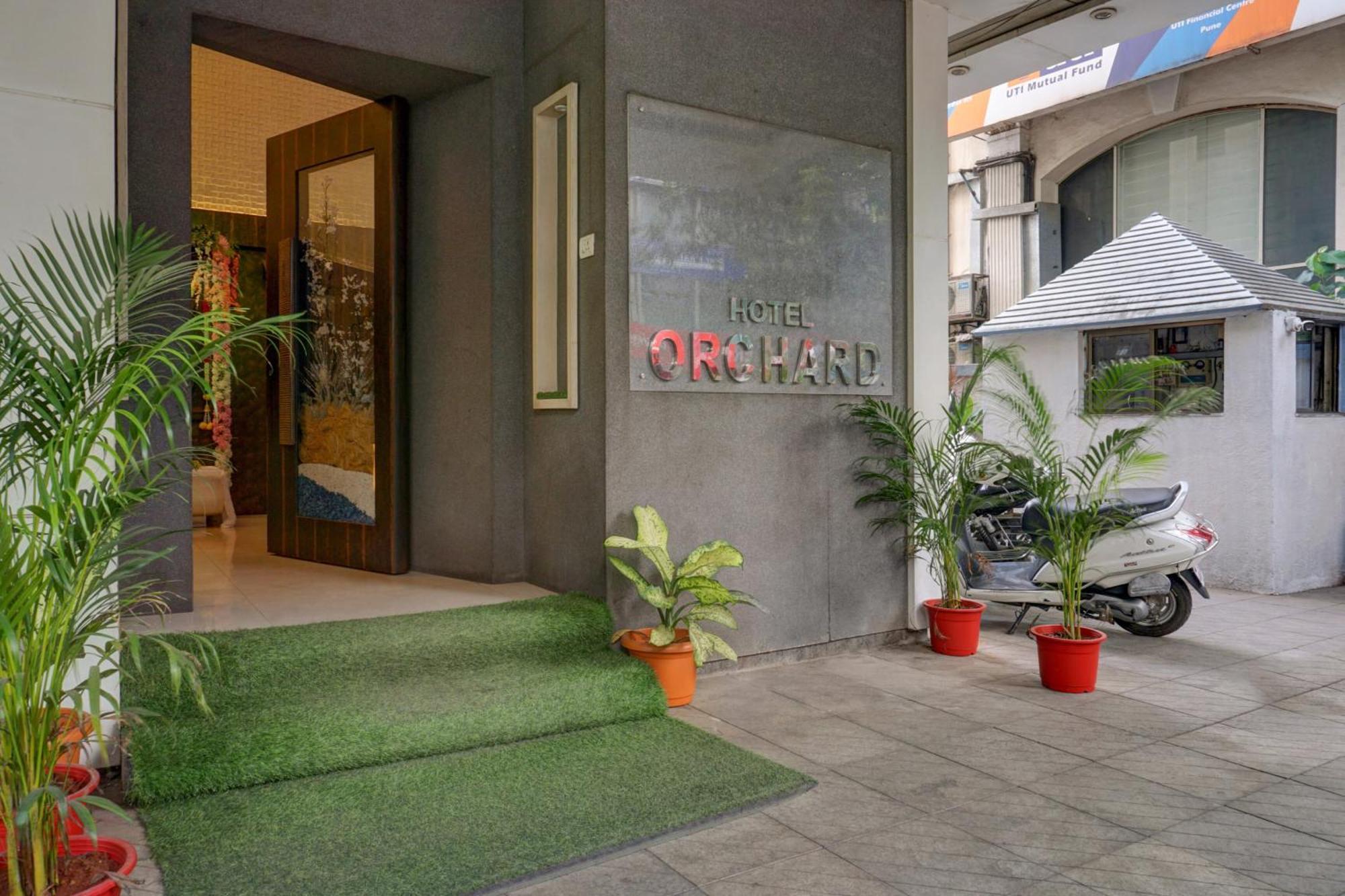 Townhouse Oak Orchard Hotel Pune Exterior photo